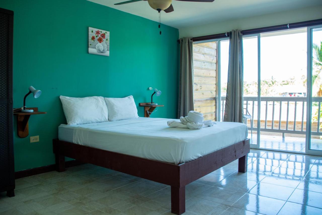 Hotel Los Balcones Over Seas Bocas Town Exterior foto